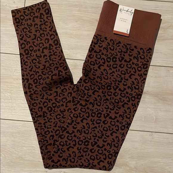 Wonderly Brown Leopard Print Leggings - Picture 2 of 4